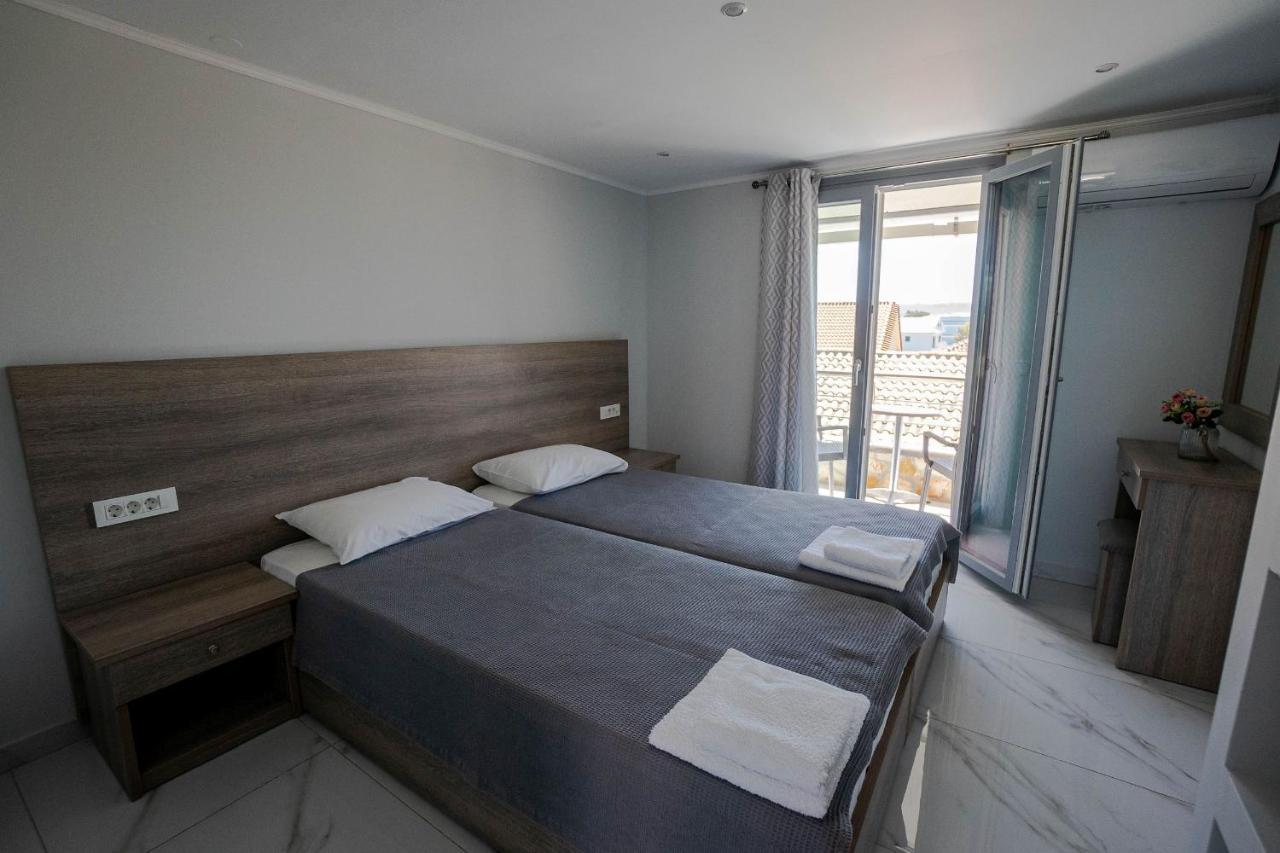 Golden Dolphin Studios & Apartments Аликес Экстерьер фото